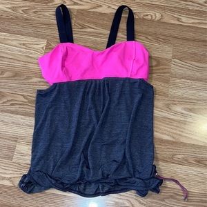 Lululemon athletica tank top with built in bra - size 10